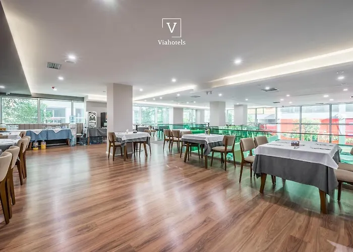 Vh Eurostar Congress & 4* 티라나